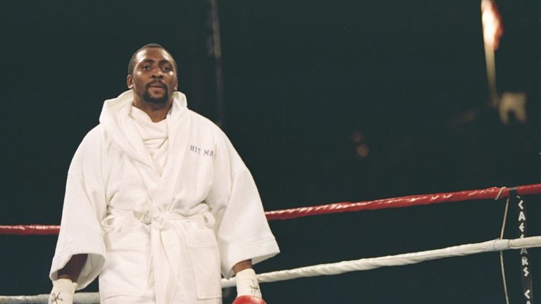 Tommy Hearns leaves proudly the ring after his victory over Andrew Maynard at Caesar's Palace