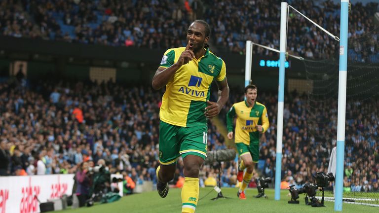 Cameron Jerome scores for Norwich to make it 1-1