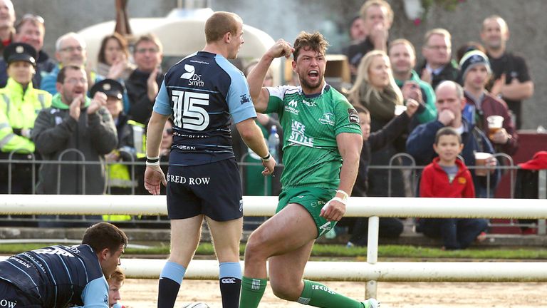 Danie Poolman's try helped Connacht to a 19-17 first half win.