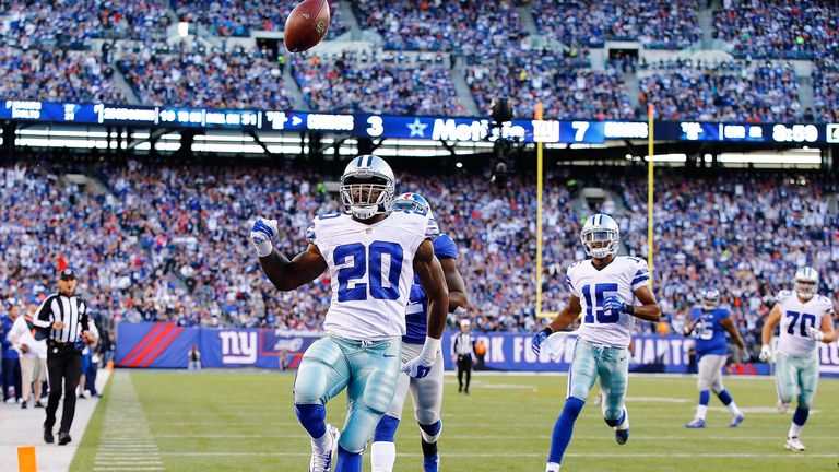 GAME PHOTOS: Week 9 at Dallas Cowboys