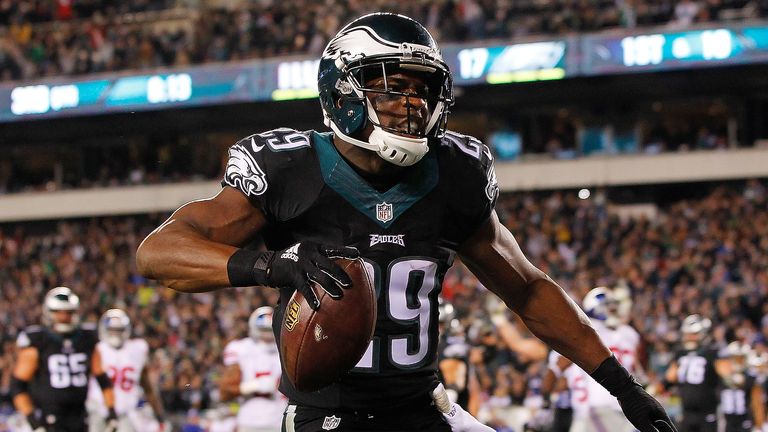 DeMarco Murray of the Philadelphia Eagles celebrates his third quarter touchdown against the New York Giants