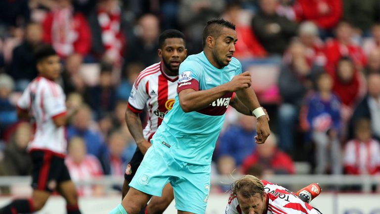 West Ham United's Dimitri Payet gets past Sunderland's Ola Toivonen