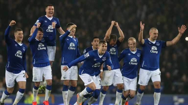 LIVERPOOL, ENGLAND - OCTOBER 27: Gerard Deulofeu (C) of Everton celebrates winning the penalty shoot out during the Capital One Cup Fourth Round match betw