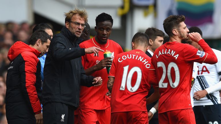 Jurgen Klopp, manager of Liverpool instructs his players during the Premier League match at Tottenham 