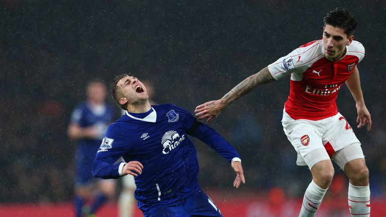 Gerard Deulofeu went down easily in Everton's meeting with Arsenal