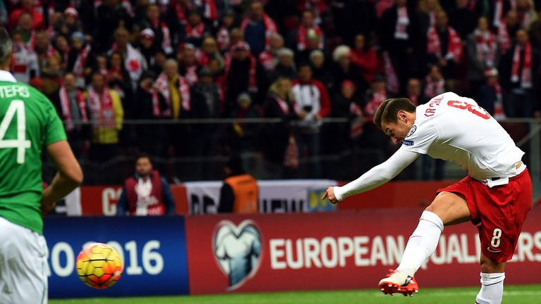 Poland's midfielder Grzegorz Krychowiak equalises against the Republic of Ireland