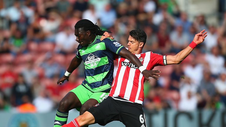 Jose Fonte has signed a new three-year contract with Southampton