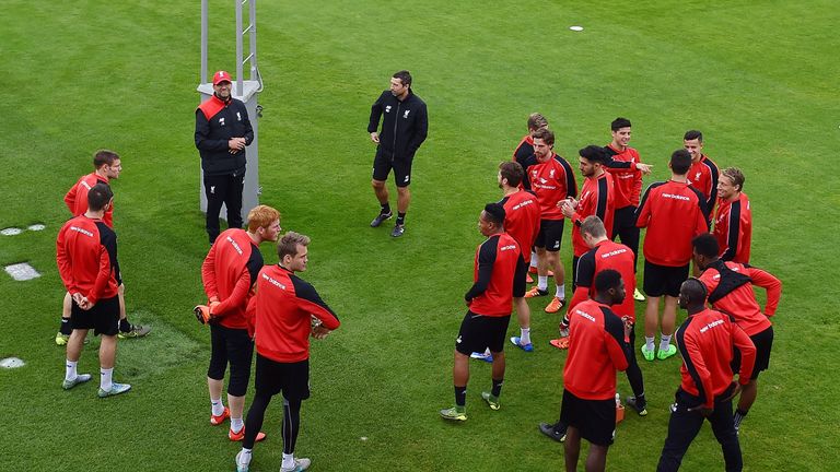 Klopp speaks to the Liverpool squad before Wednesday's training session got underway