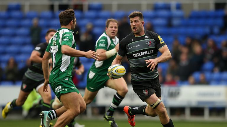 READING, ENGLAND - OCTOBER 18:  Mike Fitzgerald of Leicester makes a break during the Aviva Premiership match between London Irish and Leicester Tigers at 