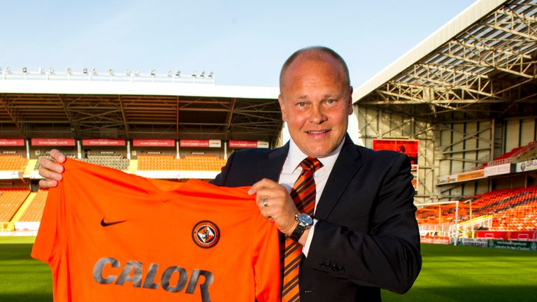 Mixu Paatelainen shows off colours after being named Dundee United manager