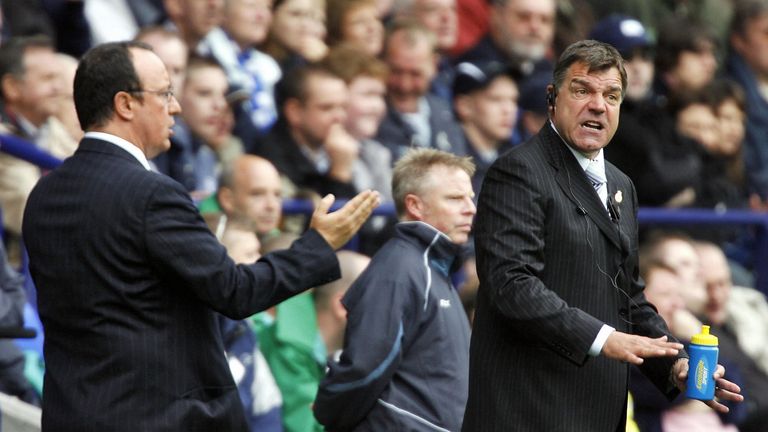 Bolton, UNITED KINGDOM:  Bolton Wanderers manager Sam Allardyce (R) and Liverpool manager Rafa Benitez (L) give their players instructions during their Eng