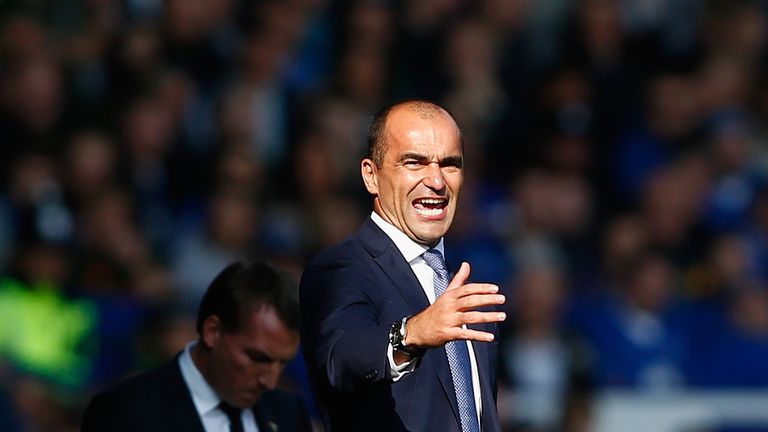 Roberto Martinez manager of Everton makes a point during the Premier League match between Everton and Liverpool 