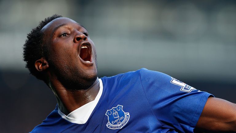 Romelu Lukaku celebrates after scoring Everton's equaliser