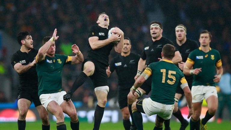 New Zealand full-back Ben Smith collects a high ball against South Africa