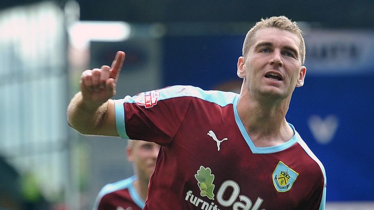 Burnley's Sam Vokes celebrates scoring his team's goal during the Sky Bet Championship match at Elland Road, Leeds. Picture date: Saturday August 8, 2015. 