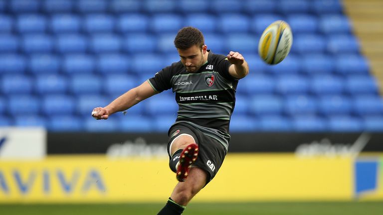 READING, ENGLAND - OCTOBER 18:  Tommy Bell of Leicester kicks a penalty during the Aviva Premiership match between London Irish and Leicester Tigers at Mad