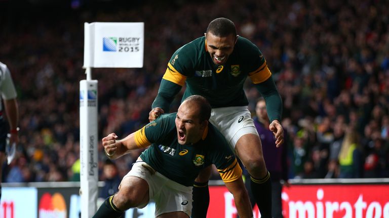 Fourie du Preez capitalised on a superb offload from Duane Vermeulen to snatch victory for South Africa