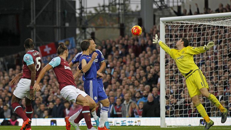 West Ham's Andy Carroll makes it 2-1 against Chelseann
