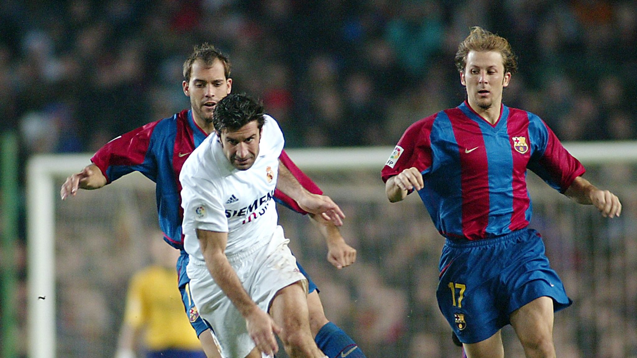 El Clasico moments: Luis Figo's return to the Nou Camp and the pig's head, Football News