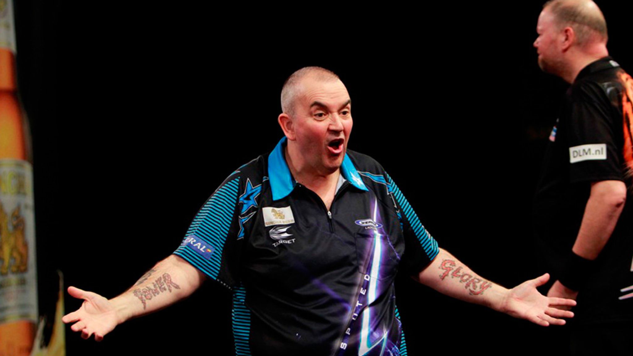 Phil Taylor conquered Raymond van Barneveld in Grand Slam of Darts semi