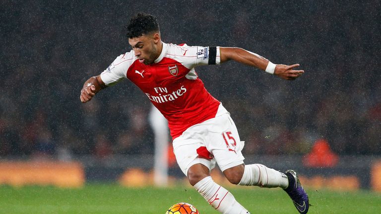 Alex Oxlade-Chamberlain of Arsenal in action during the Barclays Premier League match between Arsenal and Everton on October 24, 2015 