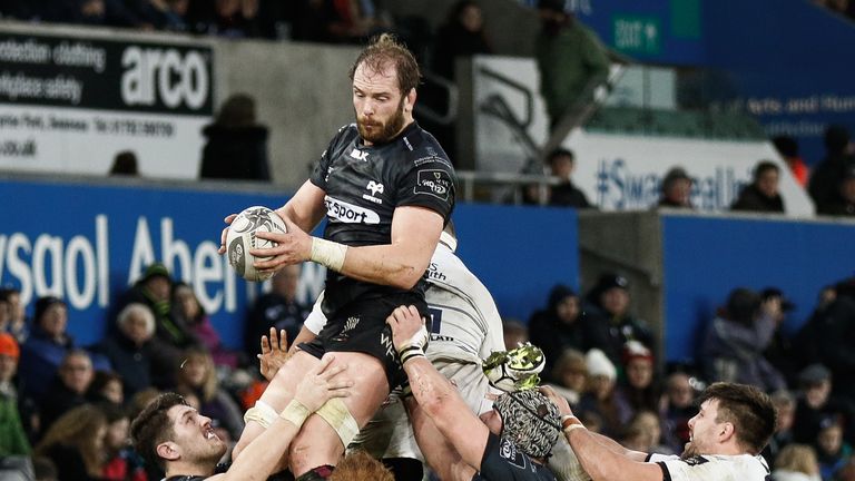 Ospreys' Alun Wyn Jones scored the only try of the game