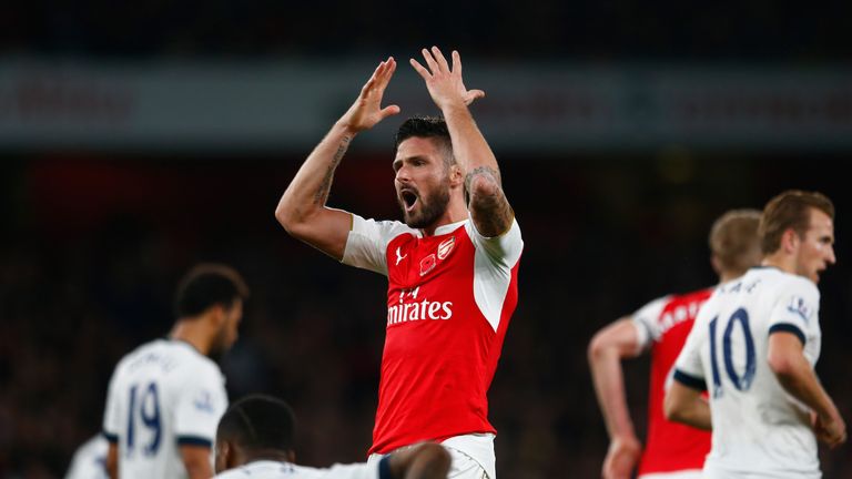 Olivier Giroud encourages the Arsenal fans, Arsenal v Tottenham, Premier League