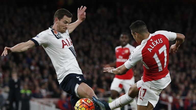 Jan Vertonghen tackles Alexis Sanchez