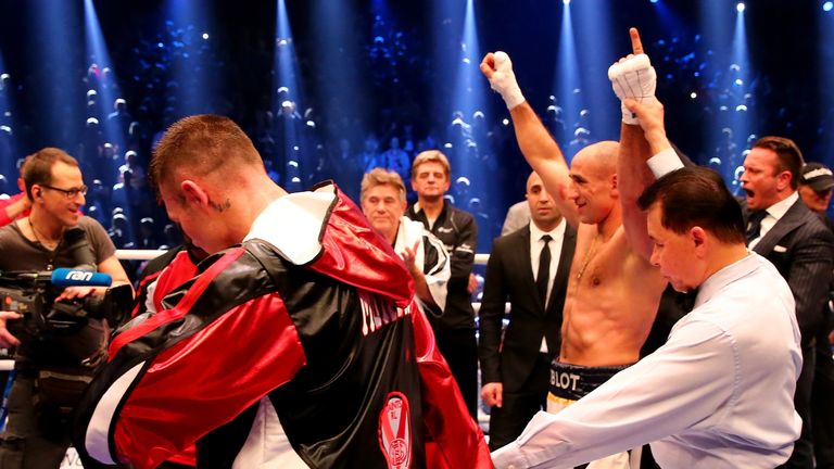 Arthur Abraham celebrate victory over Martin Murray