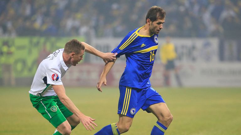 James McCarthy challenges Senad Lulic