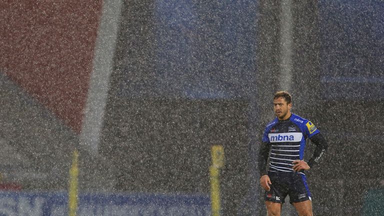 Danny Cipriani missed a last-gasp penalty in terrible conditions as Sale drew with Newcastle