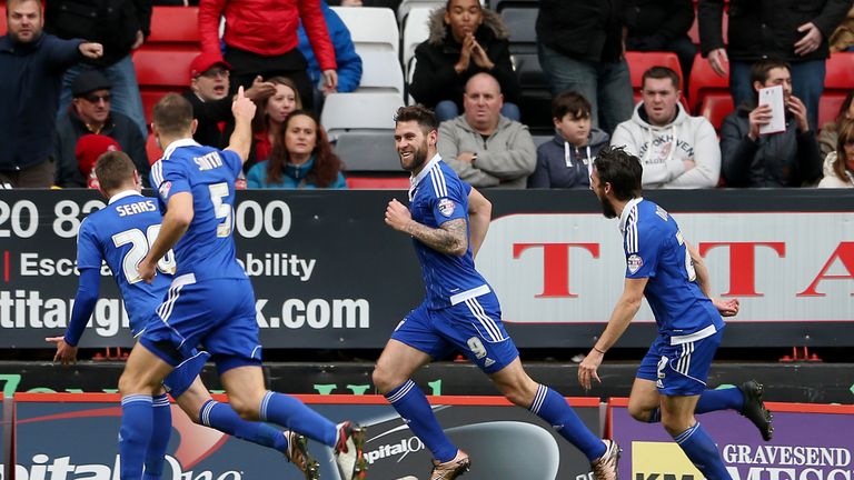 Ipswich Town's Daryl Murphy (middle) celebrates