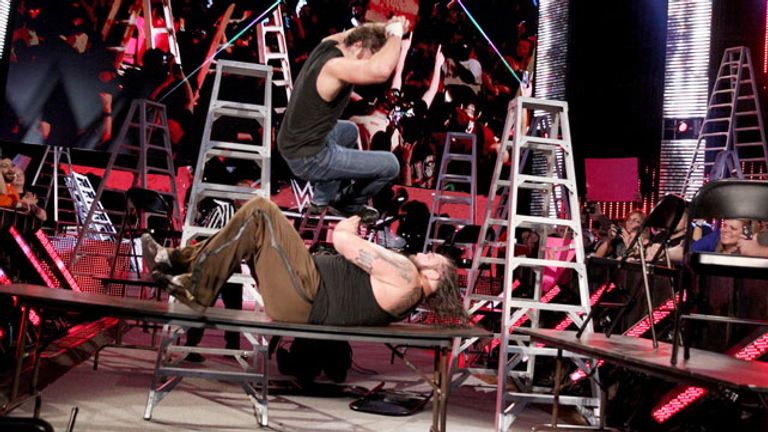 Dean Ambrose v Bray Wyatt - WWE TLC 2014