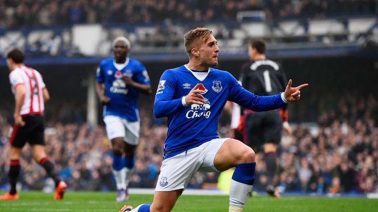 Everton's Gerard Deulofeu celebrates after putting the Toffees 1-0 up against Sunderland