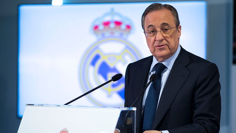 MADRID, SPAIN - OCTOBER 02:  President Forentino Perez of Real Madrid CF gives a speech before giving Cristiano Ronaldo a trophy for all-time top scorer of