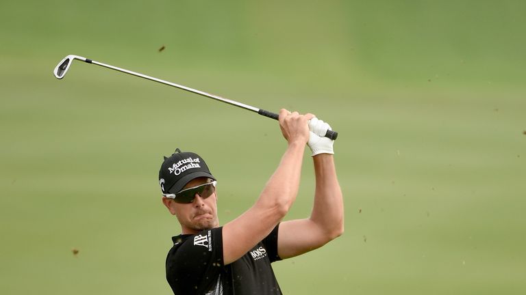 Henrik Stenson reeled off five birdies in six holes on the back nine