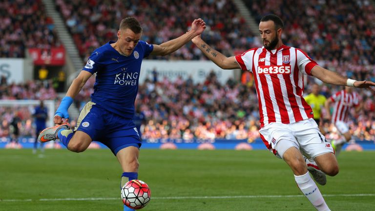 Jamie Vardy of Leicester City and Marc Wilson of Stoke City compete for the ball during the Barclays Premier League match between Stoke City 