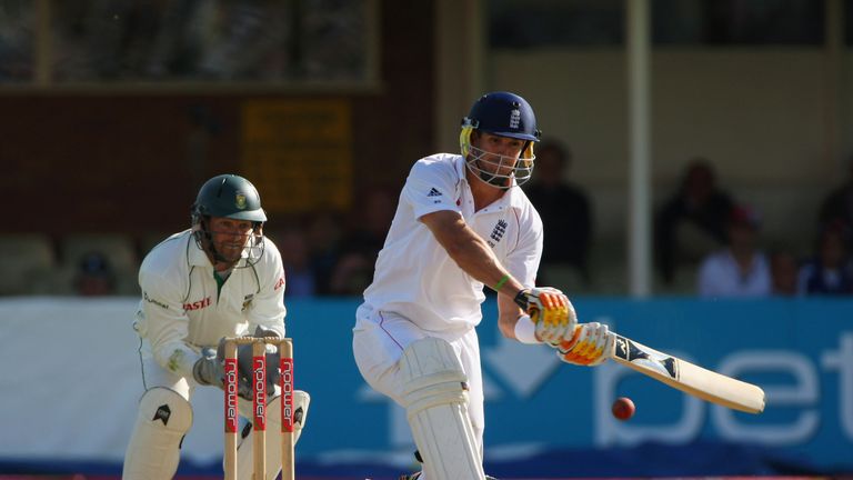 BIRMINGHAM, UNITED KINGDOM - AUGUST 01:  Kevin Pietersen of England switches his stance with a 'switch hit' during day 3 of the 3rd Test Npower Test Match 