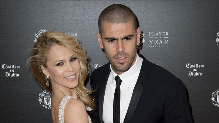 Yolanda Cardona (left|) is not happy with Manchester United's treatment of Victor Valdes