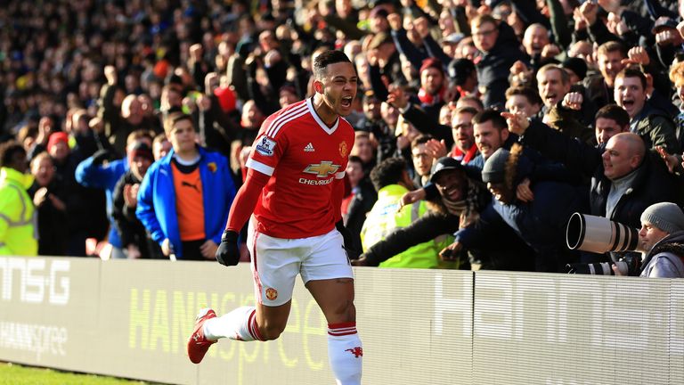 Memphis Depay goal celeb, Watford v Manchester United, Premier League