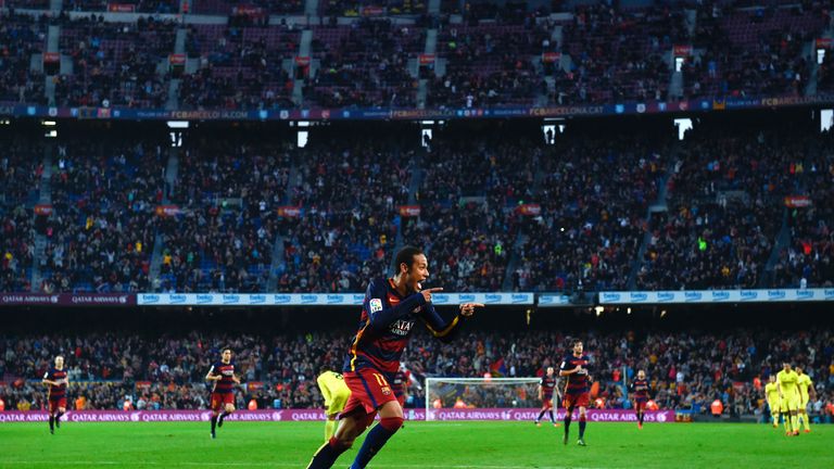 BARCELONA, SPAIN - NOVEMBER 08:  Neymar of FC Barcelona celebrates after scoring his team's third goal during the La Liga match between FC Barcelona and Vi