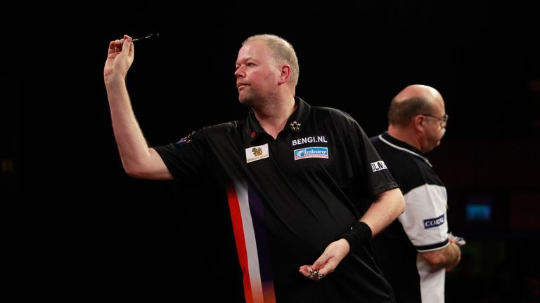 RAYMOND VAN BARNEVELD V LARRY BUTLER.RAYMOND VAN BARNEVELD IN ACTION