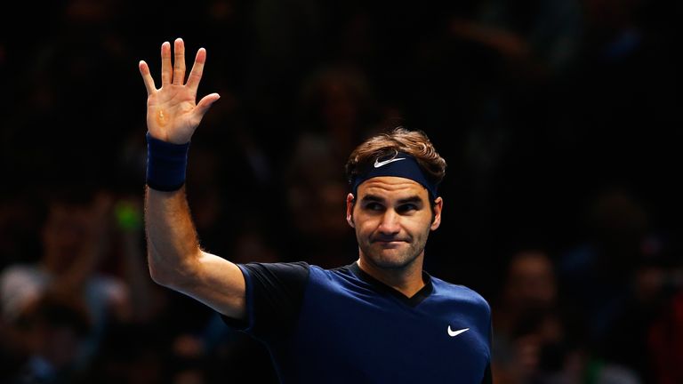 Roger Federer eased to victory in his World Finals opener