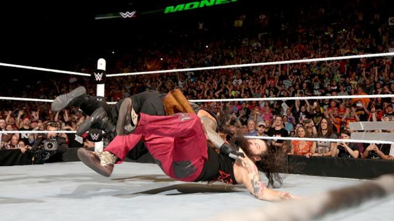 Roman Reigns v Bray Wyatt