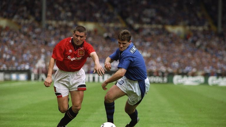 Roy Keane of Manchester United and Andy Hinchcliffe of Everton both race for the ball during the FA Cup Final at Wembley Stadium in 1995