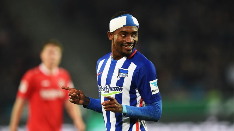 Salomon Kalou of Berlin celebrates scoring his goal during the Bundesliga match between Hannover 96 and Hertha BSC at HDI-Arena