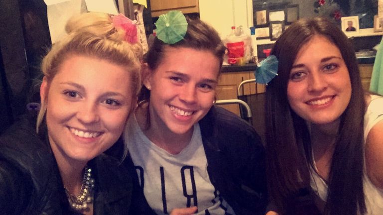 Savannah Marshall (centre) with friends