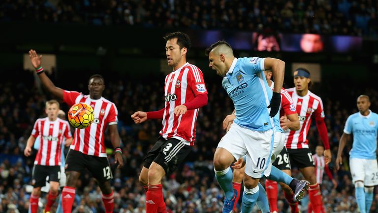 Manchester City striker Sergio Aguero hurts his heel during the win over Southampton