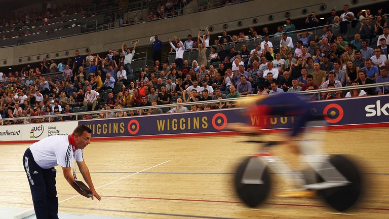 Sir Bradley Wiggins, Heiko Salzwedel, UCI Hour Record