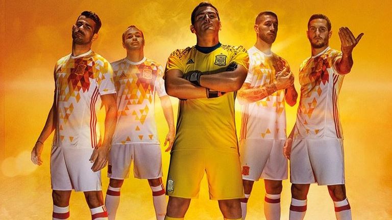 Canada Soccer unveils new kits for national team with mixed reactions